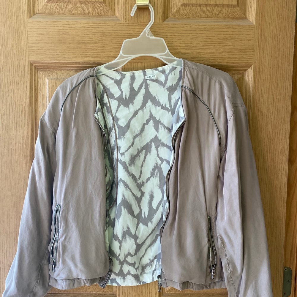 Reversible Print And Plain Jacket - image 8